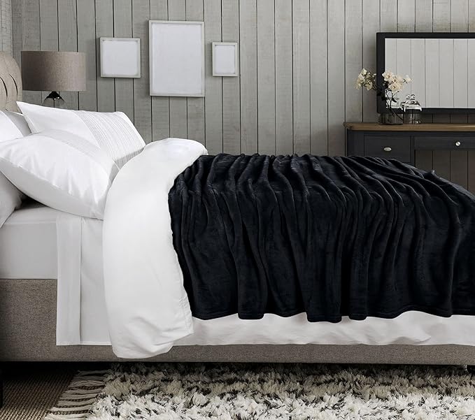 Utopia Bedding Black Fleece Blanket Queen Size Fuzzy Soft Anti-Static Microfiber Bed Blanket (90x90 Inch)