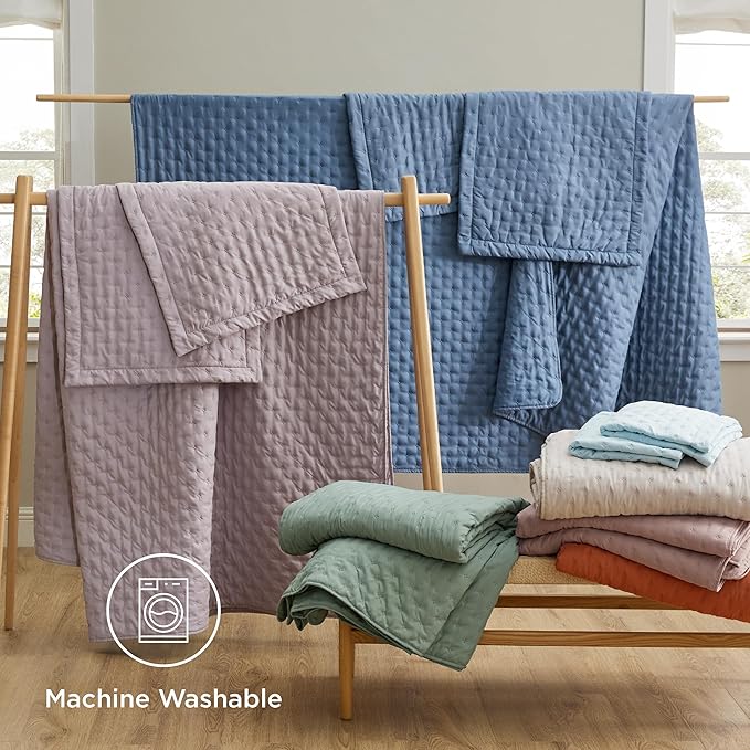 Bedsure Quilts Queen Size - Cream Bedspread Queen Size & Lightweight Comforter, Modern Cottage Coverlet with Clover Pattern, Ultra Soft All-Season Bedding, 90 x 96 Inches | Stitch-Free Quilting, Ultra Soft, Lightweight, Machine Washable, Pet-Friendly