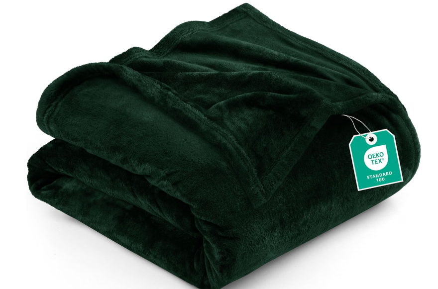Utopia Bedding Forest Green Fleece Blanket Full Size Lightweight Fuzzy Soft Anti-Static Microfiber Bed Blanket (90x90)Inch)