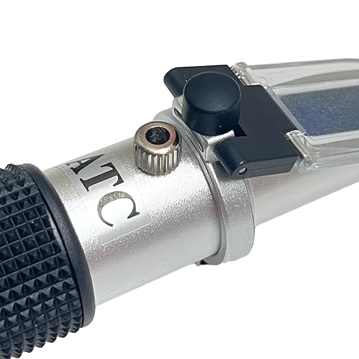 Professional 3-in-1 Veterinary Refractometer with ATC - Urine Specific Gravity & Serum Protein Tester for Dogs & Cats - Practical Gift for Vet Students & Pet Owners