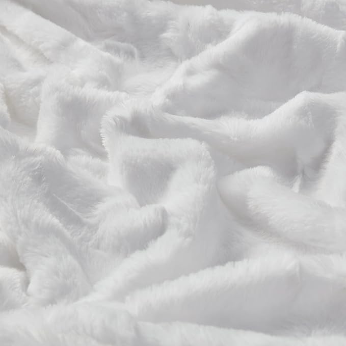 Madison Park Zuri Soft Plush Luxury Oversized Faux Fur Throw Animal Stripes Design, Faux Mink On The Reverse, Modern All Seasons Blanket for Bed, Sofa Couch, Office, White, 60x70