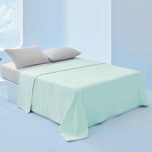 Bedsure Cooling Blankets for Hot Sleepers - Cooling Comforter, Cold Summer Blanket Queen Size for Bed, Ice Breathable and Lightweight Gift for Night Sweats, Green, 90x90 Inches