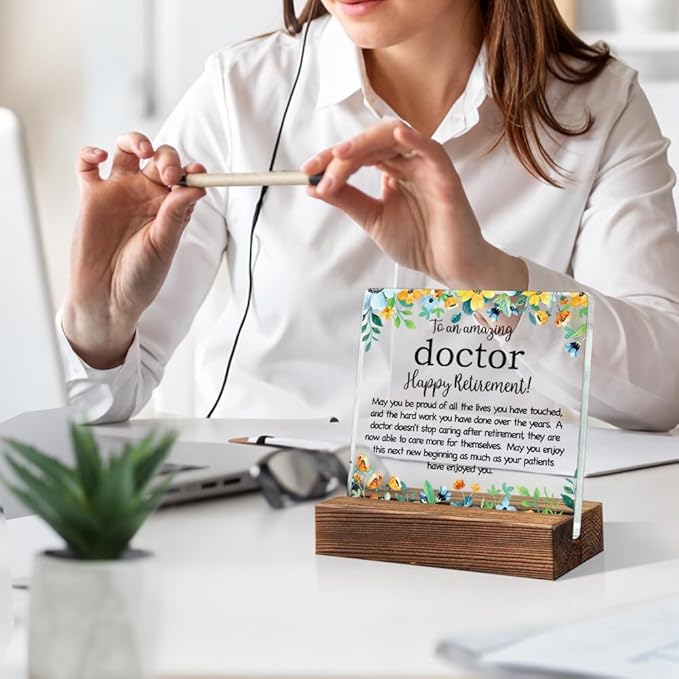 To An Amazing Doctor Acrylic Sign With Wooden Stand, Funny Floral Home Office Tabletop Desk Decor Plaque, Appreciation Retirement Thank You Gifts for Doctor, Doctor Retired Dr Doctor Gifts
