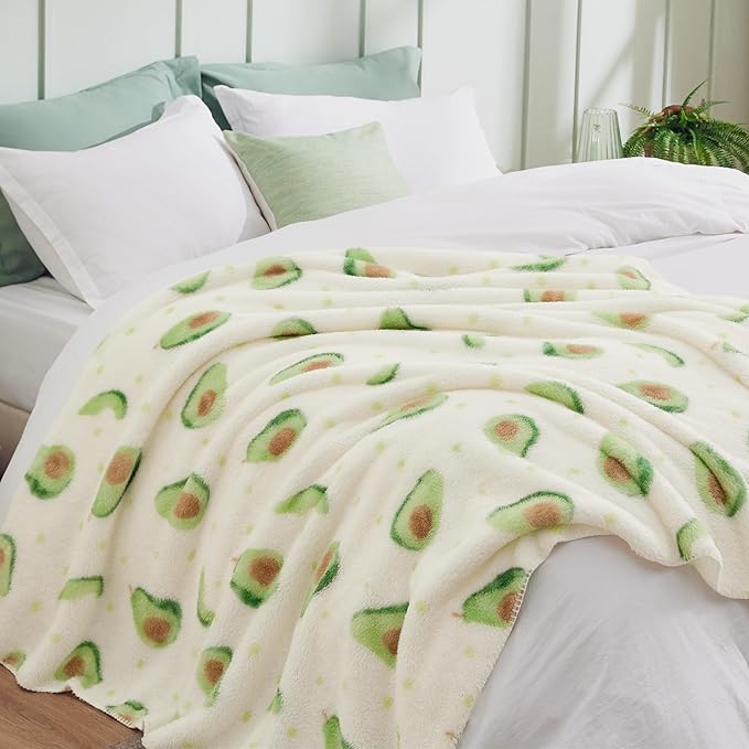 Bedsure Cute Avocado Throw Blanket - Soft Fleece Throw for Girls Boys Teens Kids as Gifts, GentleSoft Cozy Fuzzy Room Decor Aesthetic Fruit Pattern Blankets for Couch Sofa Bed Camping, 50x60
