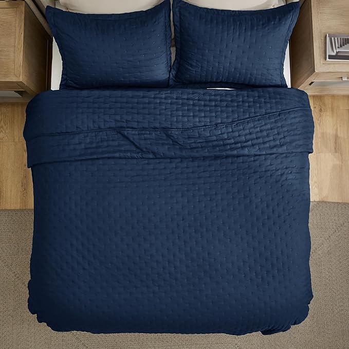 Bedsure Twin Quilt - Ultra Soft Twin XL Quilt Bedding for Dorm Decor, Lightweight All-Season Comforter, Navy Blue Bedspread Coverlet with Clover Pattern, 68 x 86 Inches | Stitch-Free Quilting, Ultra Soft, Lightweight, Machine Washable, Pet-Friendly