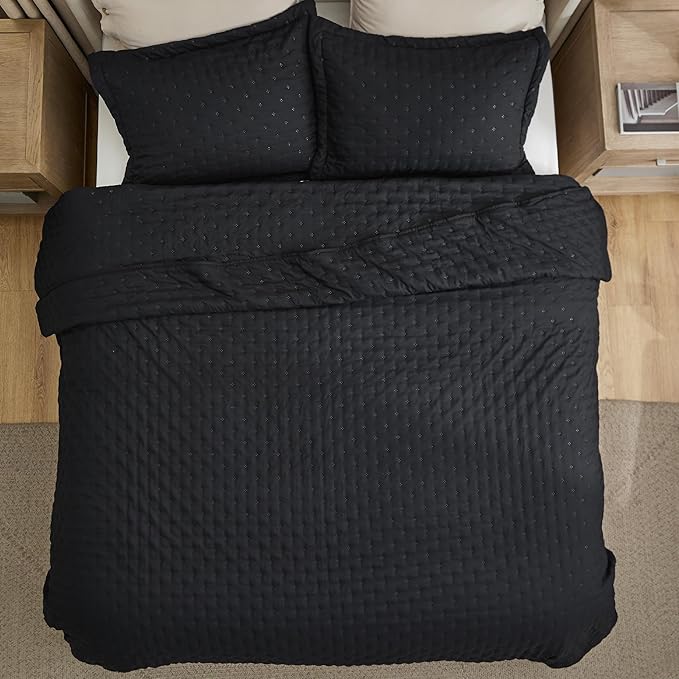 Bedsure Quilts Queen Size - Black Bedspread Queen Size & Lightweight Comforter, Modern Coverlet with Clover Pattern, Ultra Soft All-Season Bedding, 90 x 96 Inches | Stitch-Free Quilting, Ultra Soft, Lightweight, Machine Washable, Pet-Friendly