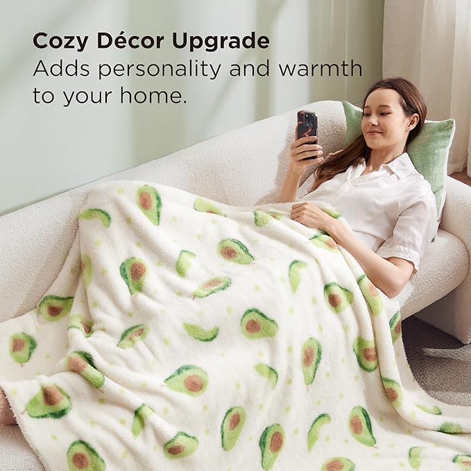 Bedsure Cute Avocado Throw Blanket - Soft Fleece Throw for Girls Boys Teens Kids as Gifts, GentleSoft Cozy Fuzzy Room Decor Aesthetic Fruit Pattern Blankets for Couch Sofa Bed Camping, 50x60