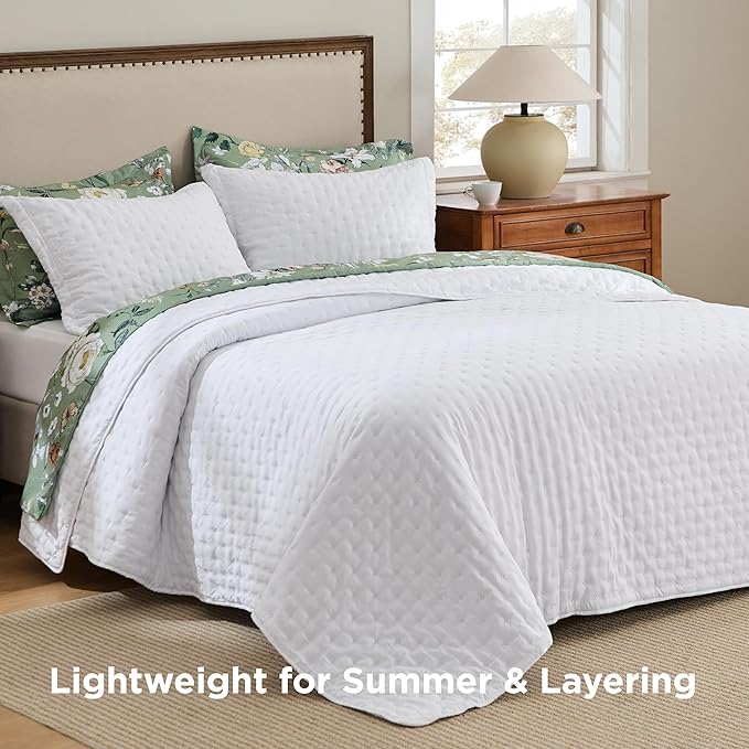 Bedsure Quilts Queen Size - Bright White Bedspread Queen Size & Lightweight Comforter, Modern Coverlet with Clover Pattern, Ultra Soft All-Season Bedding, 90 x 96 Inches | Stitch-Free Quilting, Lightweight, Summer Bedding Set, Machine Washable, Pet-Fri...