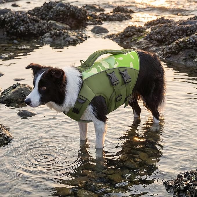 Queenmore Dog Life Jacket,Life Vest for Extra Large Dogs,Reflective Dog Swimming Jacket,Superior Buoyancy Pet Lifesaver,High Floating Pet Life Vest for Swimming(Green Camouflage,XL)
