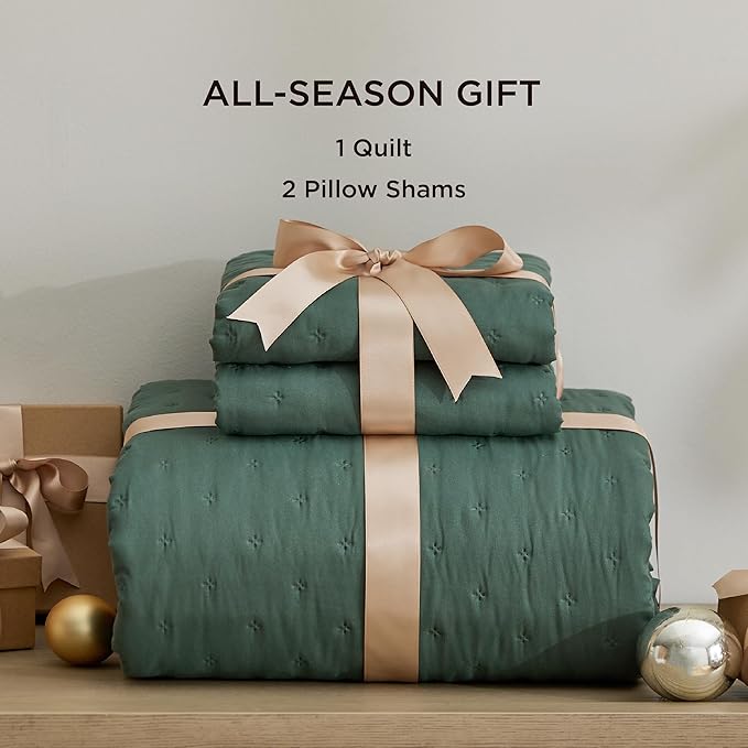 Bedsure California King Quilt - Dark Green Bedspread California King Size & Lightweight Comforter, Modern Coverlet with Clover Pattern, Ultra Soft All-Season Bedding, 111x106 Inches | Stitch-Free Quilting, Ultra Soft, Lightweight, Machine Washable, Pet...