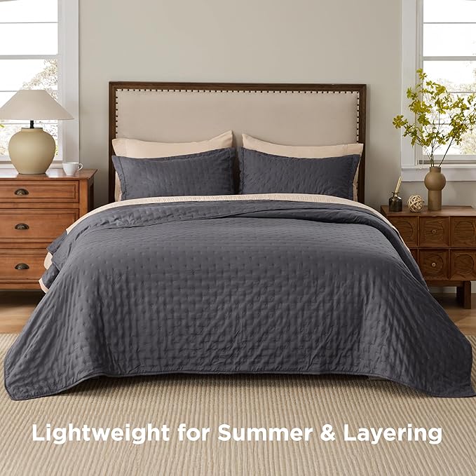 Bedsure Quilts Queen Size - Charcoal Bedspread Queen Size & Lightweight Comforter, Modern Coverlet with Clover Pattern, Ultra Soft All-Season Bedding, 90 x 96 Inches | Stitch-Free Quilting, Ultra Soft, Lightweight, Machine Washable, Pet-Friendly