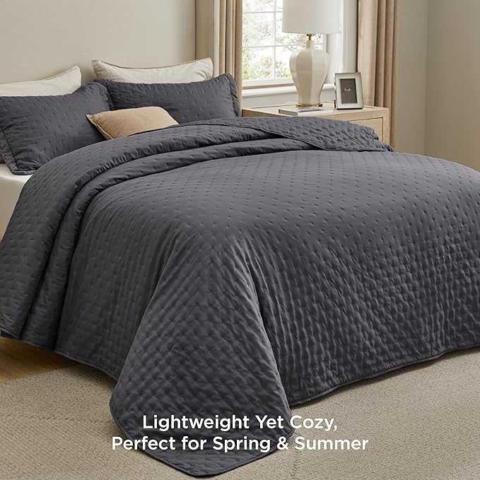 Bedsure California King Quilt - Charcoal Bedspread California King Size & Lightweight Comforter, Modern Coverlet with Clover Pattern, Ultra Soft All-Season Bedding, 111x106 Inches | Stitch-Free Quilting, Ultra Soft, Lightweight, Machine Washable, Pet-F...