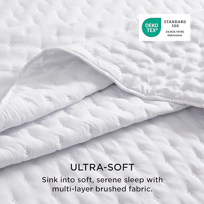 Bedsure King Quilt - Bright White Bedspread King Size & Lightweight Comforter, Modern Coverlet with Clover Pattern, Ultra Soft All-Season Bedding, 106 x 96 Inches | Stitch-Free Quilting, Ultra Soft, Lightweight, Machine Washable, Pet-Friendly
