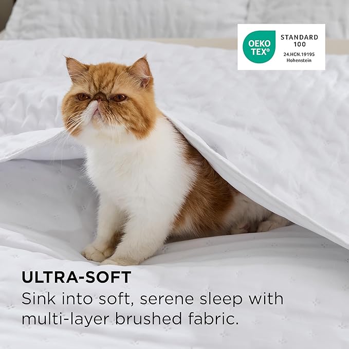 Bedsure Twin Quilt - Ultra Soft Twin XL Quilt Bedding for Dorm Decor, Lightweight All-Season Comforter, Bright White Bedspread Coverlet with Clover Pattern, 68 x 86 Inches | Stitch-Free Quilting, Ultra Soft, Lightweight, Machine Washable, Pet-Friendly