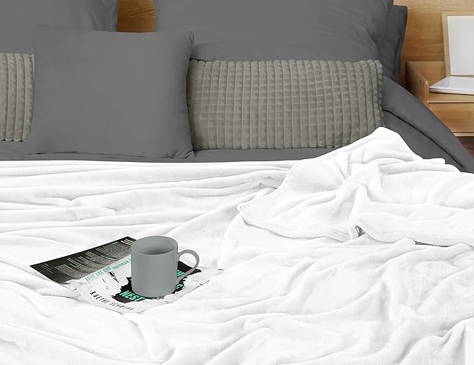 Utopia Bedding White Fleece Blanket Twin Size Lightweight Fuzzy Soft Anti-Static Microfiber Bed Blanket (60x80 Inch)