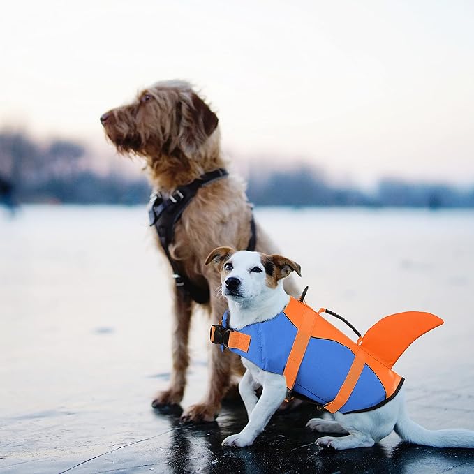 Queenmore Dog Life Jacket, Adjustable Dog Life Vest, Pet Lifesaver for Swimming, Shark Life Jacket with Rescue Handle, Rip-Stop Safety Vest for Small Medium Large Dogs
