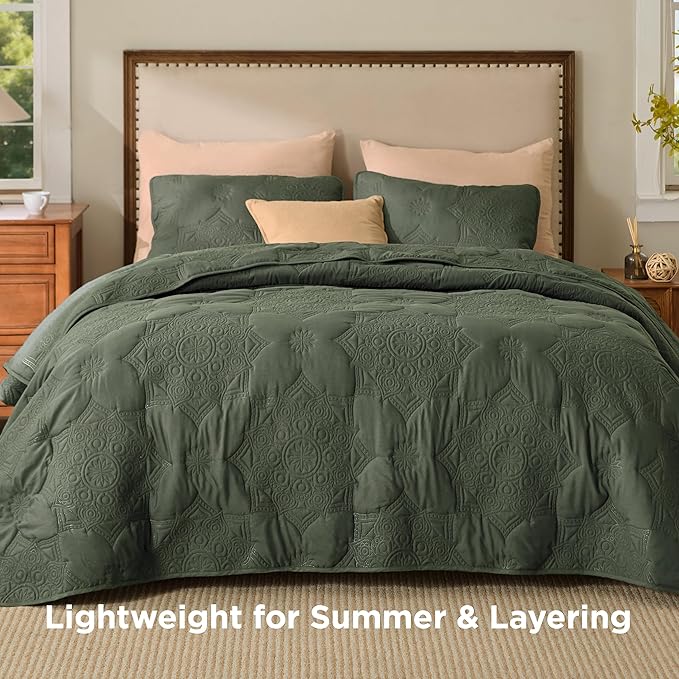 Bedsure Quilts Queen Size - Stitch-Free Ultrasonic Quilting,Olive Green Bedspread with Modern Vintage Mandala Embossed Pattern, Lightweight All-Season Comforter & Coverlet, 90 x 96 Inches | Stitch-Free Quilting, Ultra Soft, Lightweight, Machine Washabl...