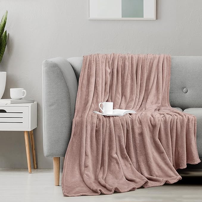 Utopia Bedding Rose Pink Fleece Blanket Twin Size Lightweight Fuzzy Soft Anti-Static Microfiber Dorm Bed Blanket for Her(90x66 Inch)