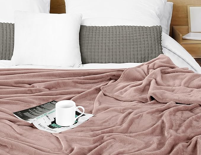 Utopia Bedding Rose Pink Fleece Blanket Twin Size Lightweight Fuzzy Soft Anti-Static Microfiber Dorm Bed Blanket for Her(90x66 Inch)