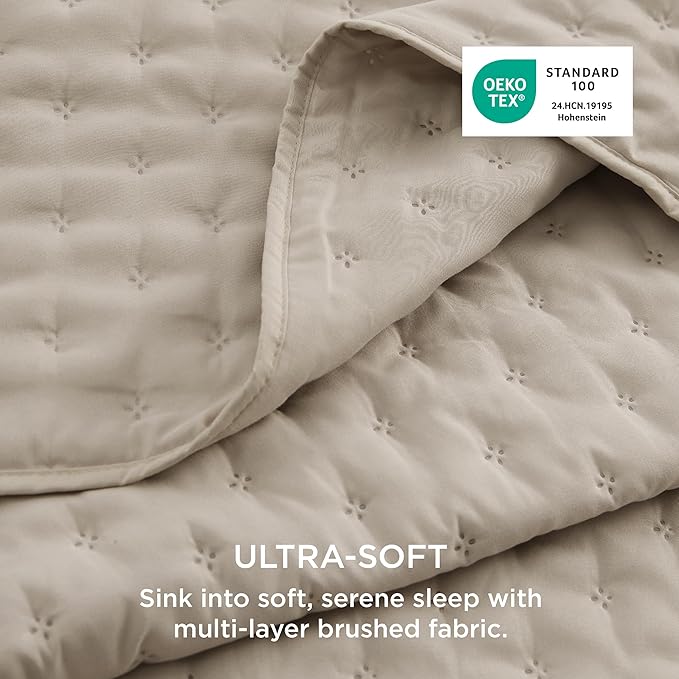 Bedsure King Quilt - Linen Bedspread King Size & Lightweight Comforter, Modern Farmhouse Coverlet with Clover Pattern, Ultra Soft All-Season Bedding, 106 x 96 Inches | Stitch-Free Quilting, Ultra Soft, Lightweight, Machine Washable, Pet-Friendly