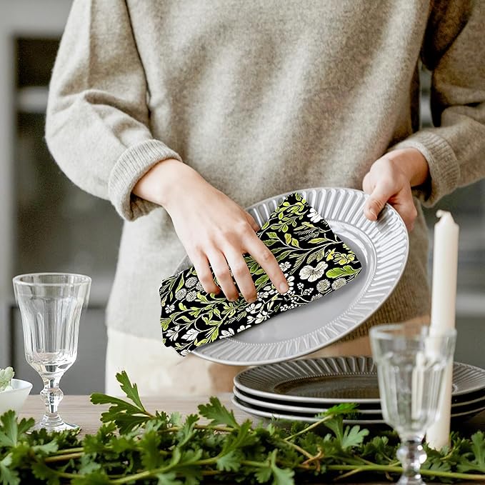 Vintage Moody Floral Bee Kitchen Towels, Dark Cottagecore Botanical Dish Tea Towels for Kitchen Decor, Dark Academia Green Plant Bee Hand Towels for Bathroom Decor, 16x24 Inch Set of 2
