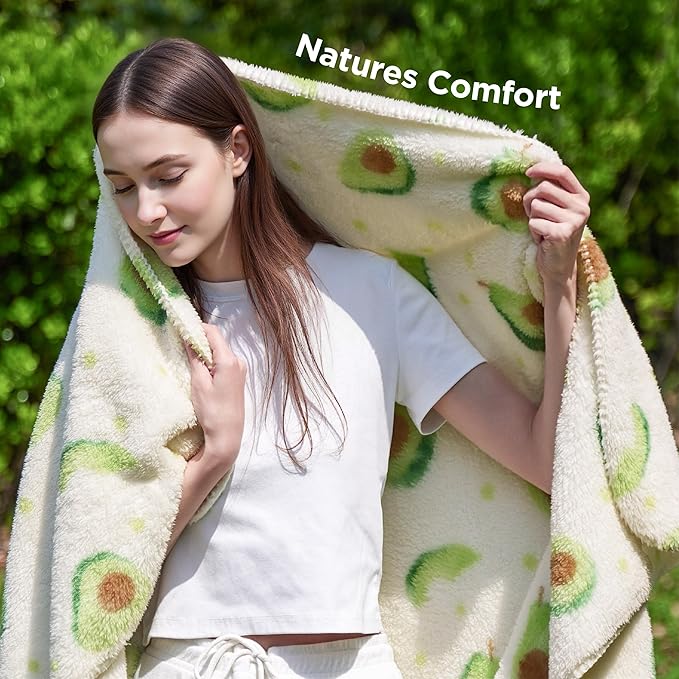 Bedsure Cute Avocado Throw Blanket - Soft Fleece Throw for Girls Boys Teens Kids as Gifts, GentleSoft Cozy Fuzzy Room Decor Aesthetic Fruit Pattern Blankets for Couch Sofa Bed Camping, 50x60